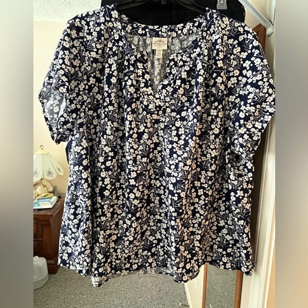 Women’s plus size top